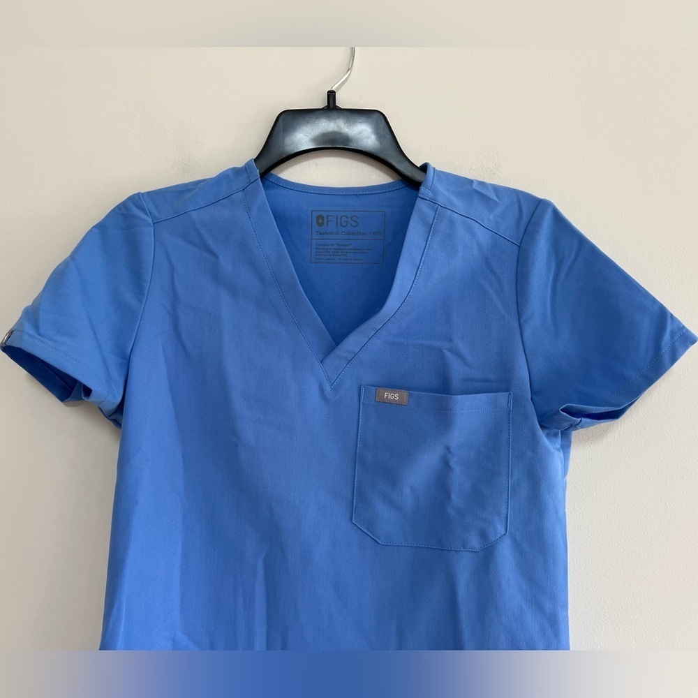 FIGS Women's Catarina One-Pocket Scrub Top in Ceil Blue PO# 1683, XXS - Picture 5 of 9